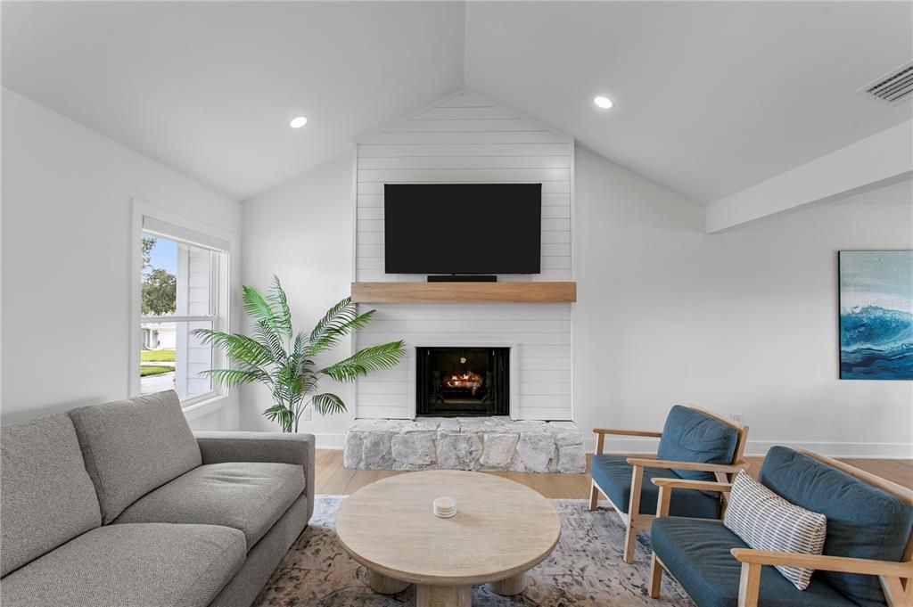 For Sale: $1,300,000 (3 beds, 2 baths, 1898 Square Feet)