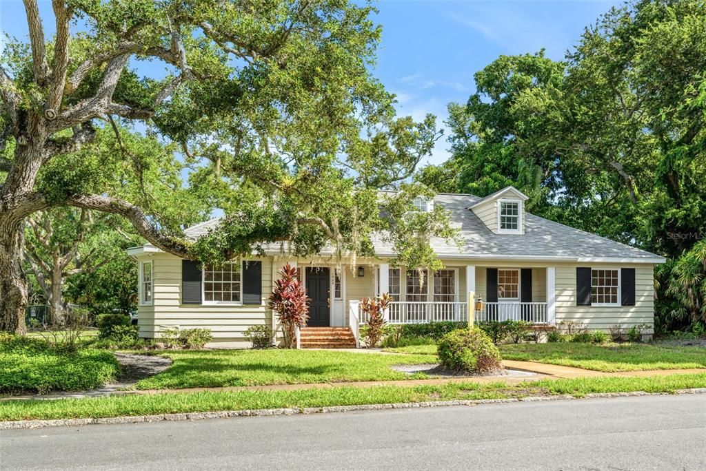 For Sale: $2,300,000 (3 beds, 3 baths, 2764 Square Feet)