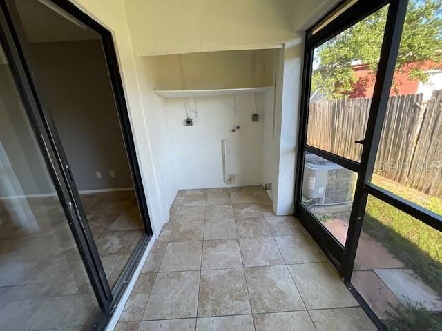 For Rent: $1,625 (2 beds, 21 baths, 900 Square Feet)