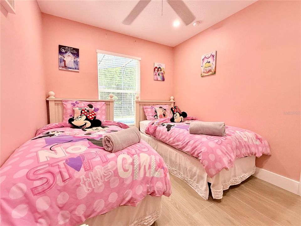 На продажу: $405,000 (4 спален, 3 ванн, 1673 Квадратных фут)