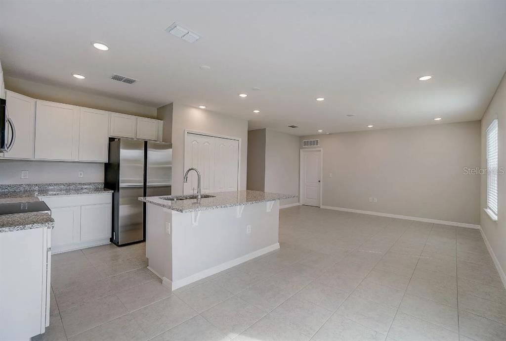 En Venta: $299,900 (3 camas, 2 baños, 1443 Pies cuadrados)