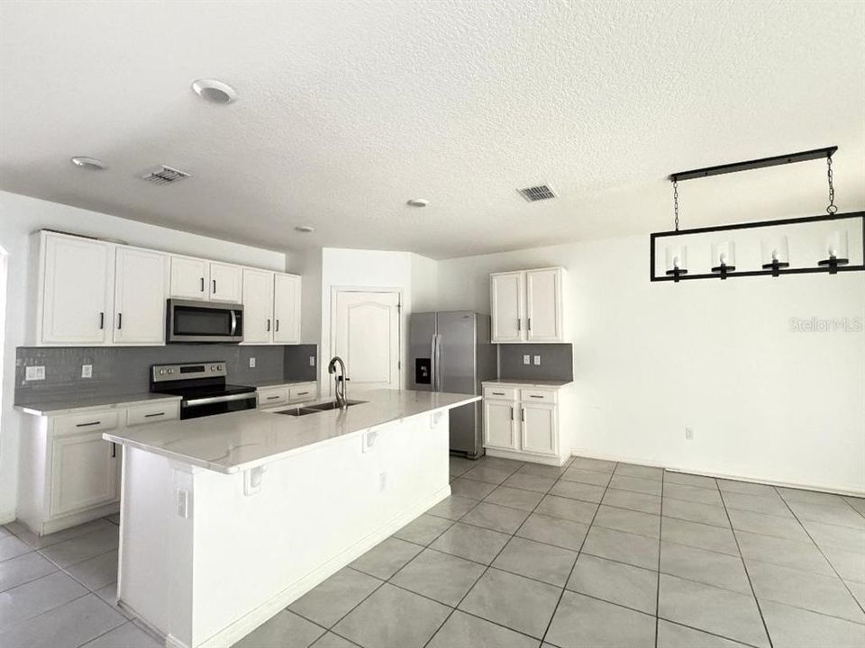 For Rent: $2,500 (4 beds, 2 baths, 1846 Square Feet)
