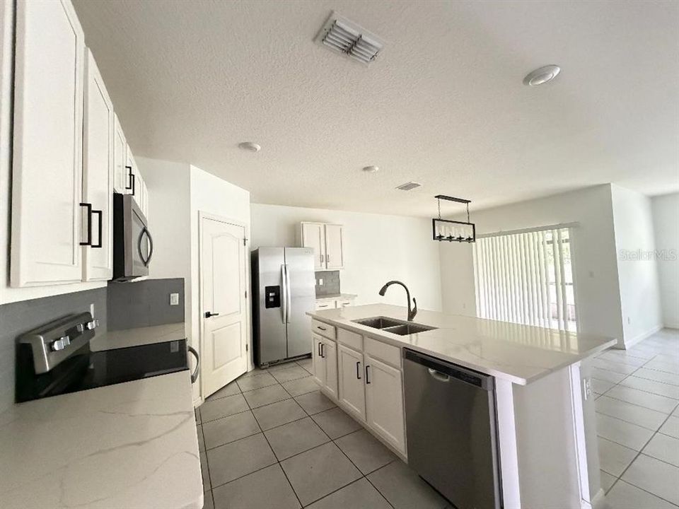 For Rent: $2,500 (4 beds, 2 baths, 1846 Square Feet)