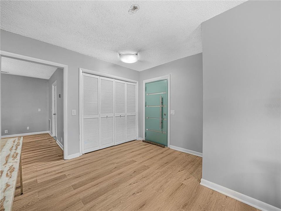 For Sale: $390,000 (4 beds, 2 baths, 1687 Square Feet)