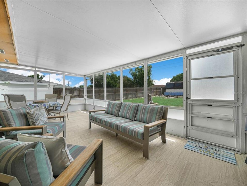 For Sale: $390,000 (4 beds, 2 baths, 1687 Square Feet)