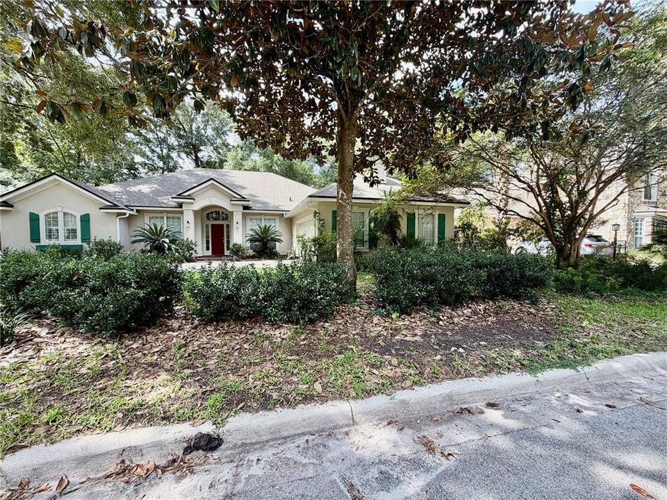 For Rent: $3,700 (4 beds, 3 baths, 2616 Square Feet)