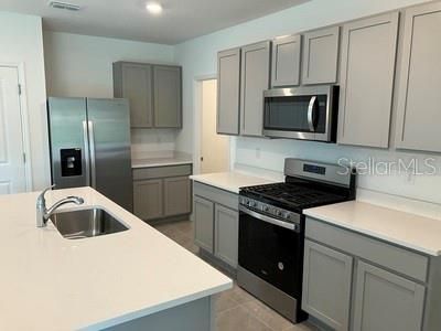 En Venta: $390,000 (5 camas, 3 baños, 2453 Pies cuadrados)