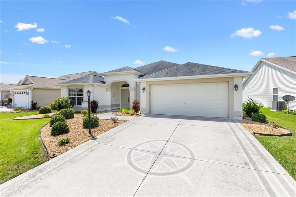 For Sale: $425,000 (3 beds, 2 baths, 1927 Square Feet)