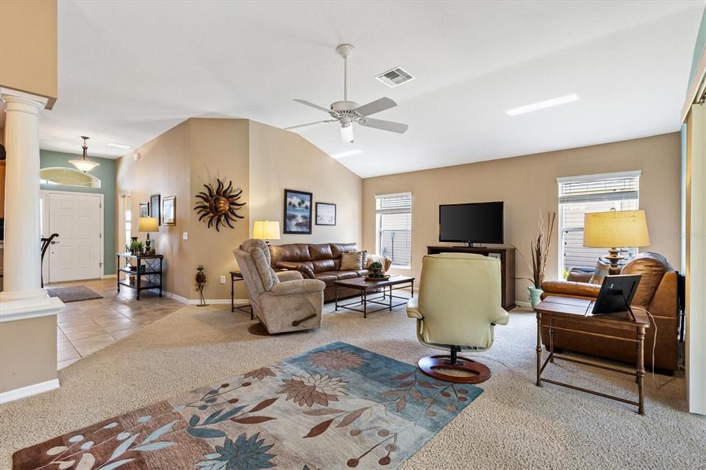 For Sale: $425,000 (3 beds, 2 baths, 1927 Square Feet)