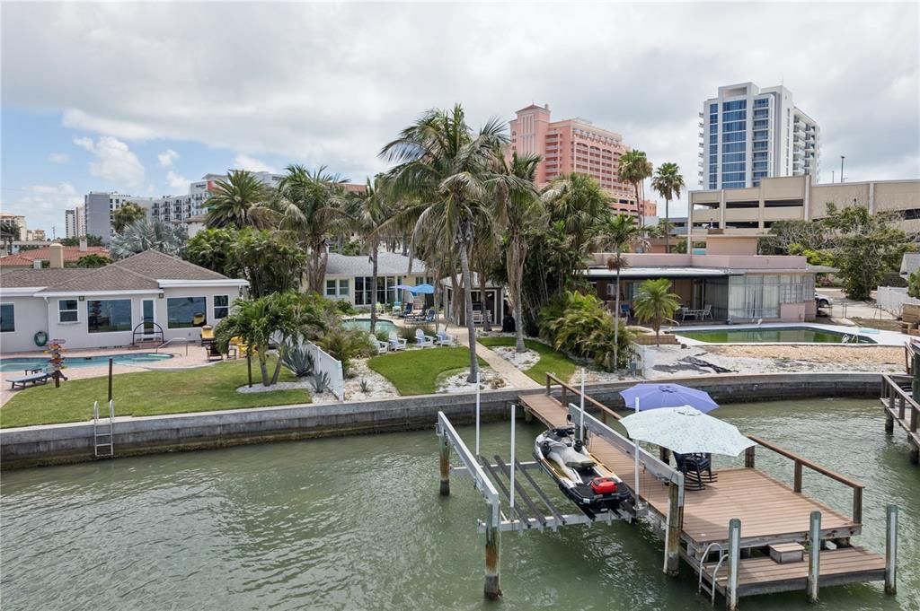 For Sale: $1,995,000 (3 beds, 2 baths, 1377 Square Feet)