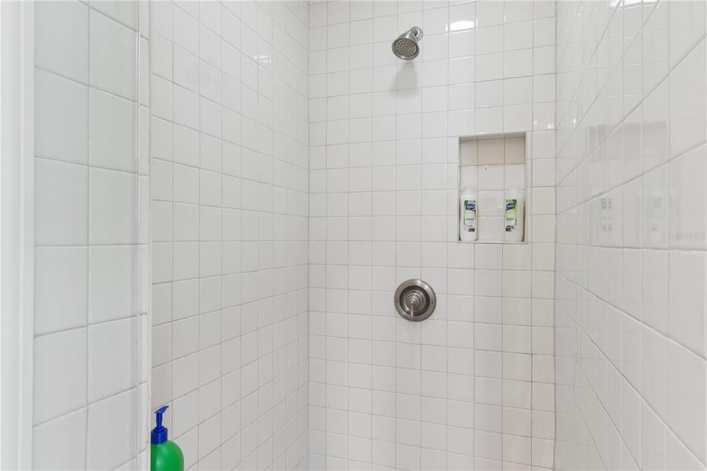For Sale: $1,995,000 (3 beds, 2 baths, 1377 Square Feet)