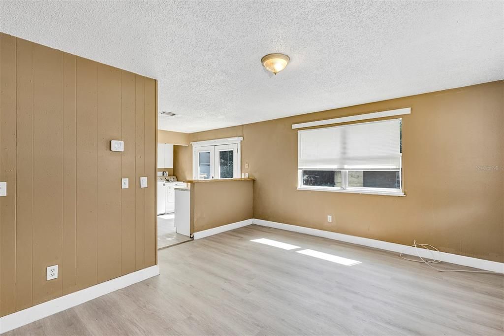 For Rent: $1,285 (2 beds, 1 baths, 795 Square Feet)