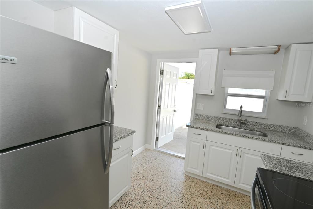 В аренду: $1,895 (2 спален, 1 ванн, 800 Квадратных фут)