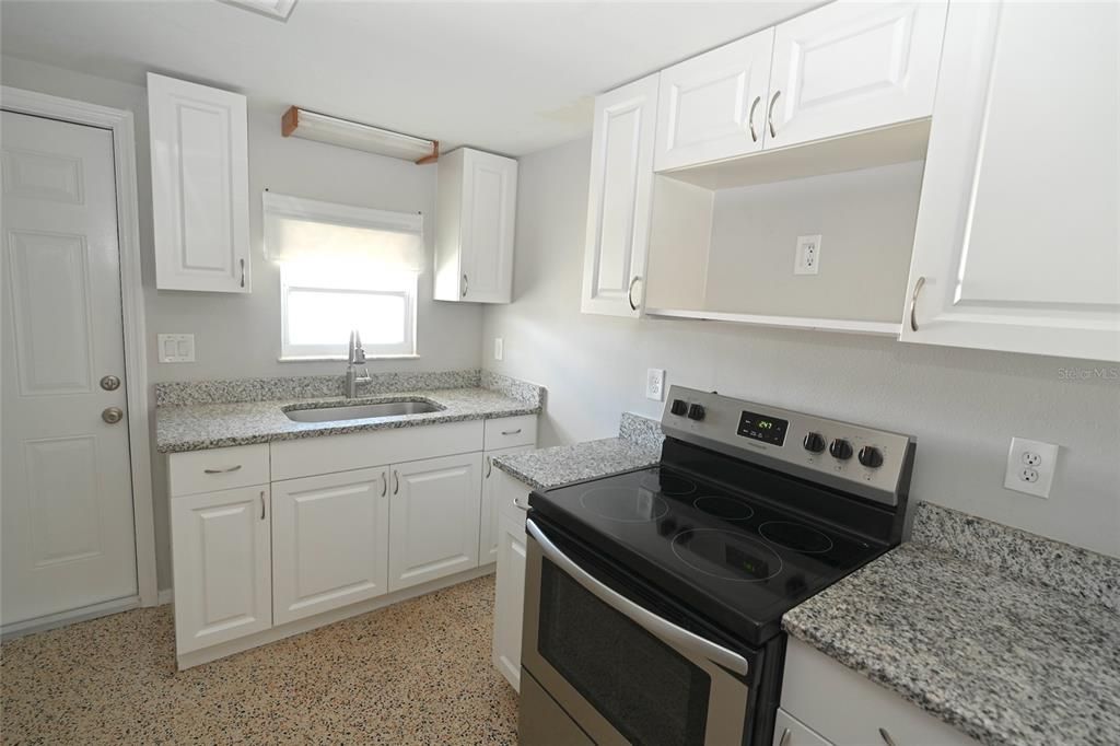 В аренду: $1,895 (2 спален, 1 ванн, 800 Квадратных фут)