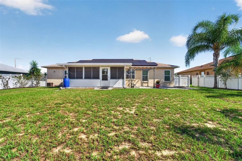 For Sale: $300,000 (3 beds, 2 baths, 1558 Square Feet)