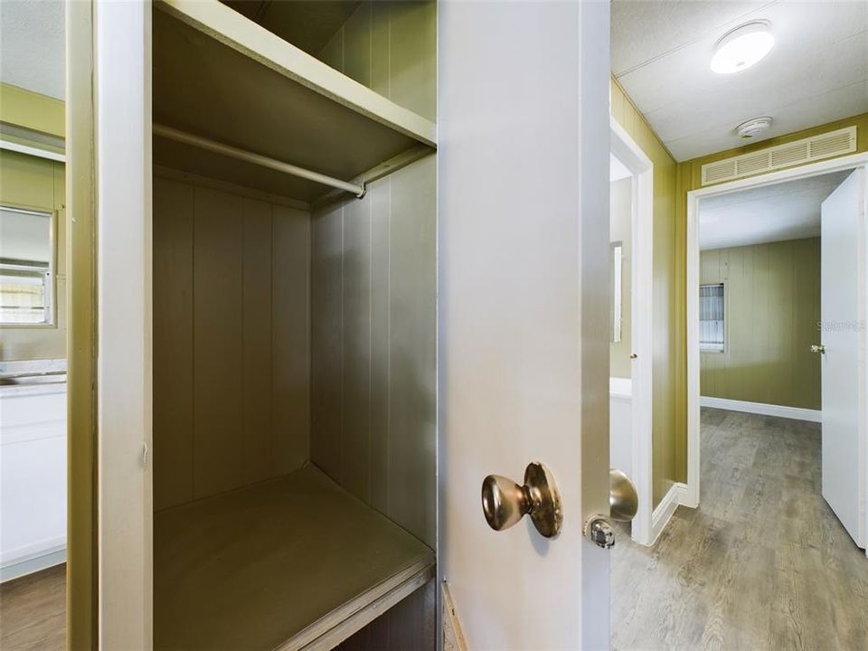 For Rent: $1,200 (2 beds, 2 baths, 969 Square Feet)