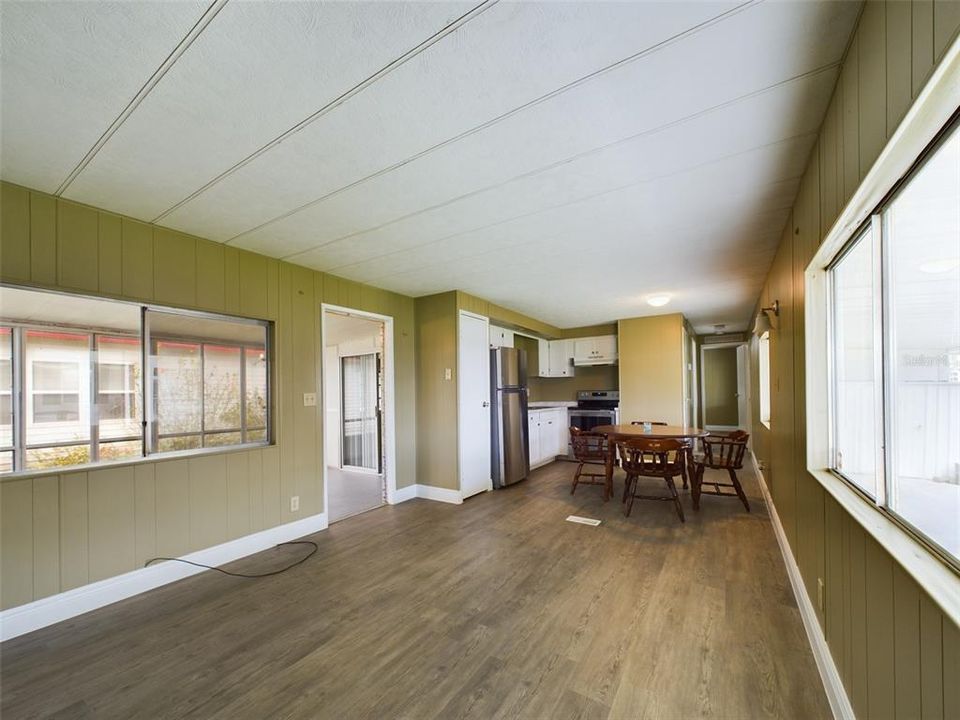 For Rent: $1,200 (2 beds, 2 baths, 969 Square Feet)