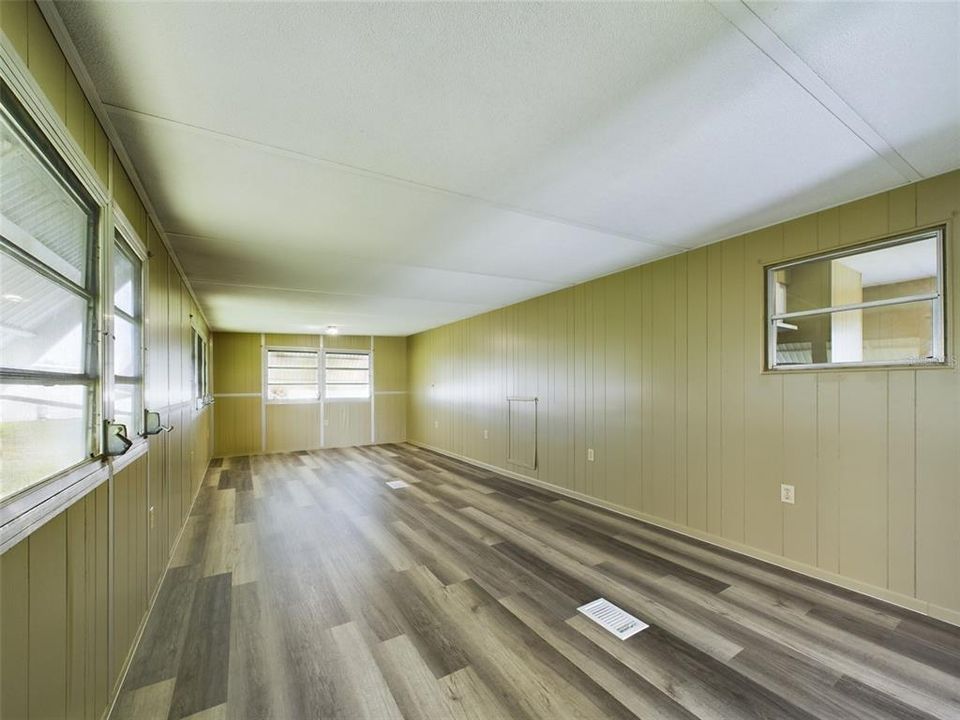 For Rent: $1,200 (2 beds, 2 baths, 969 Square Feet)