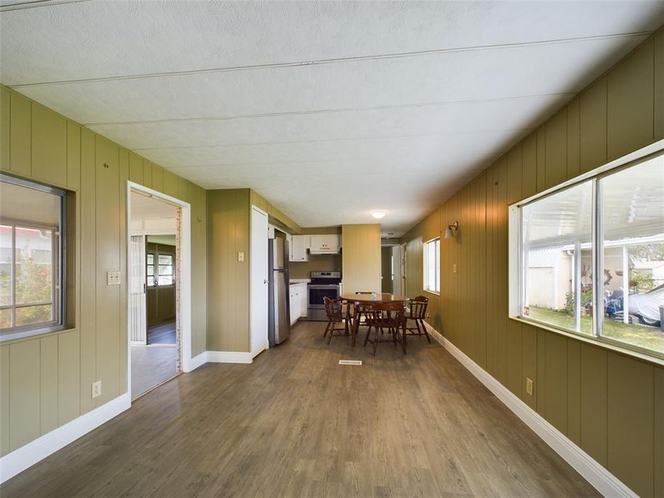 For Rent: $1,200 (2 beds, 2 baths, 969 Square Feet)