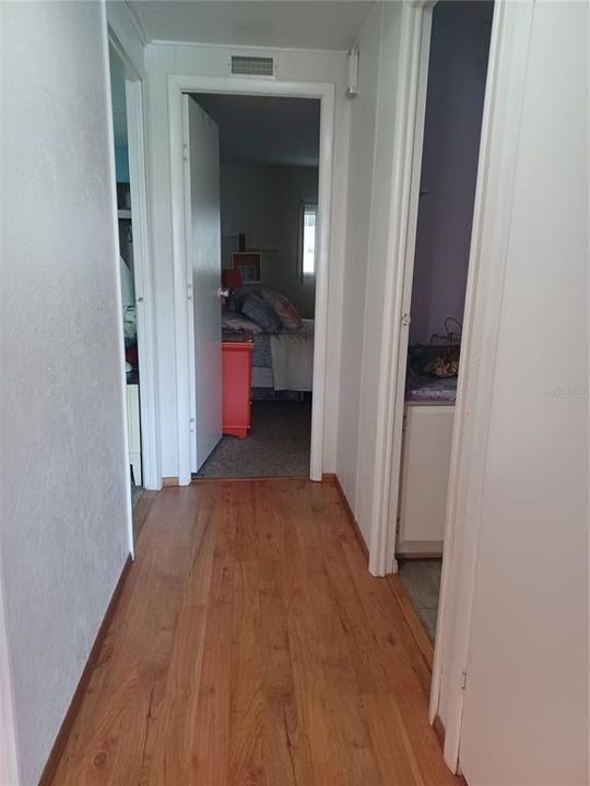 For Sale: $85,000 (2 beds, 1 baths, 864 Square Feet)