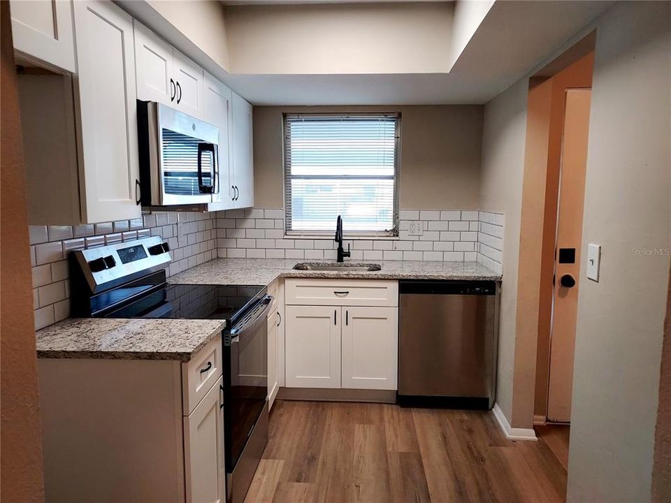 На продажу: $123,900 (2 спален, 1 ванн, 816 Квадратных фут)