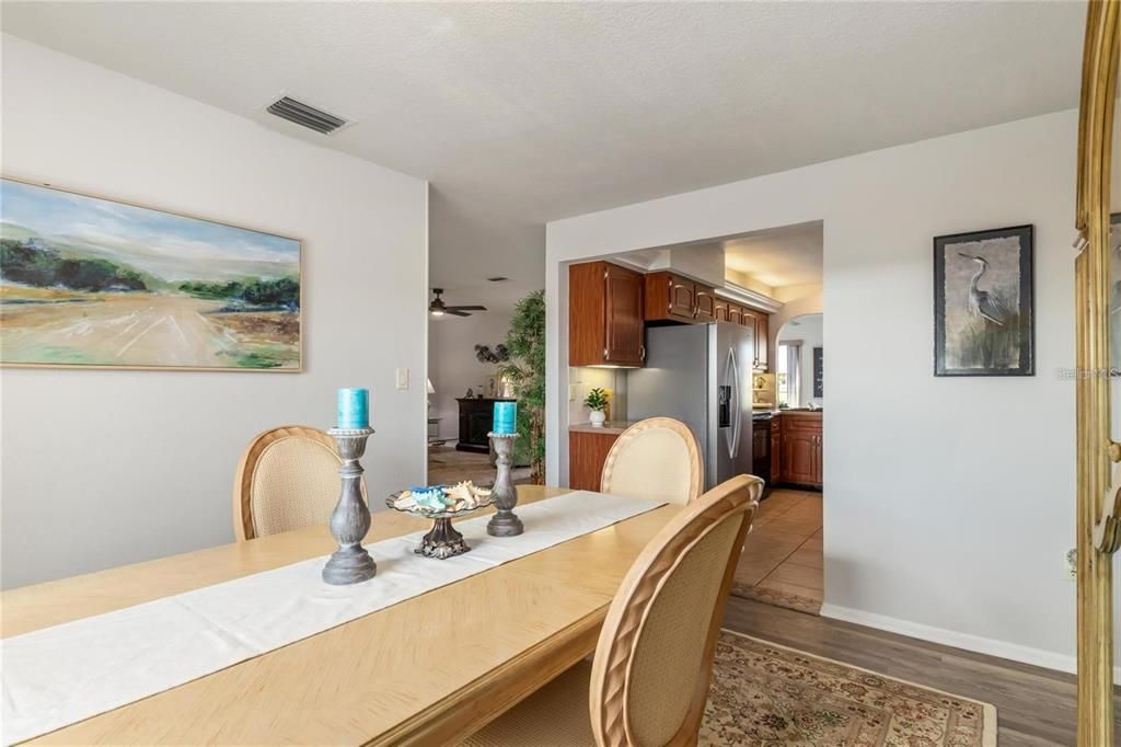 На продажу: $435,000 (3 спален, 2 ванн, 1652 Квадратных фут)