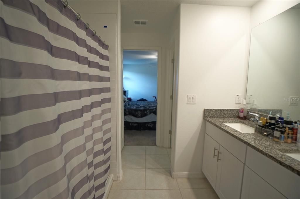 En Renta: $2,500 (4 camas, 2 baños, 1925 Pies cuadrados)