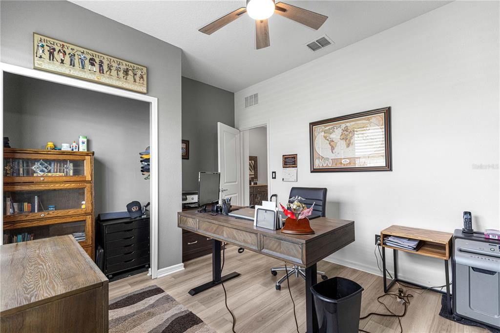 For Sale: $399,000 (3 beds, 2 baths, 1663 Square Feet)