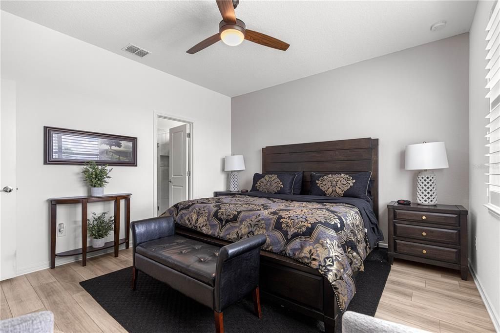 For Sale: $399,000 (3 beds, 2 baths, 1663 Square Feet)