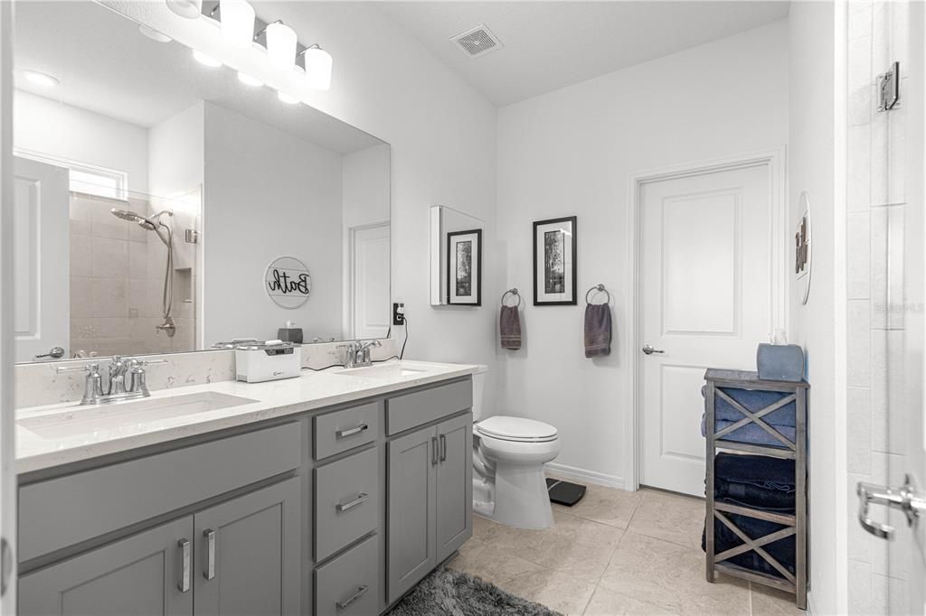 For Sale: $399,000 (3 beds, 2 baths, 1663 Square Feet)