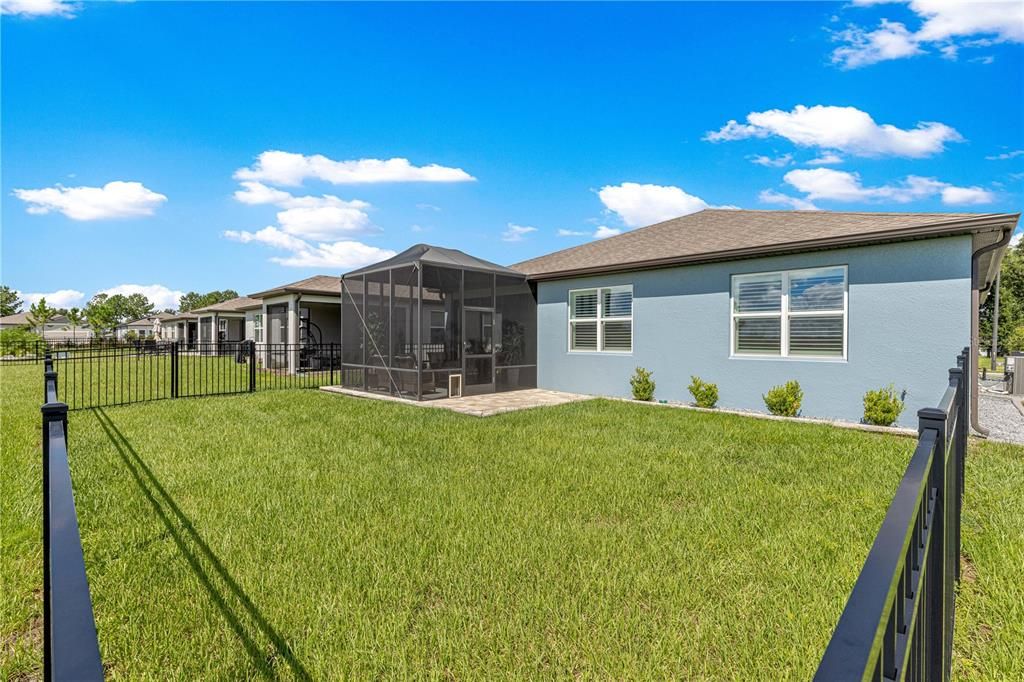 For Sale: $399,000 (3 beds, 2 baths, 1663 Square Feet)