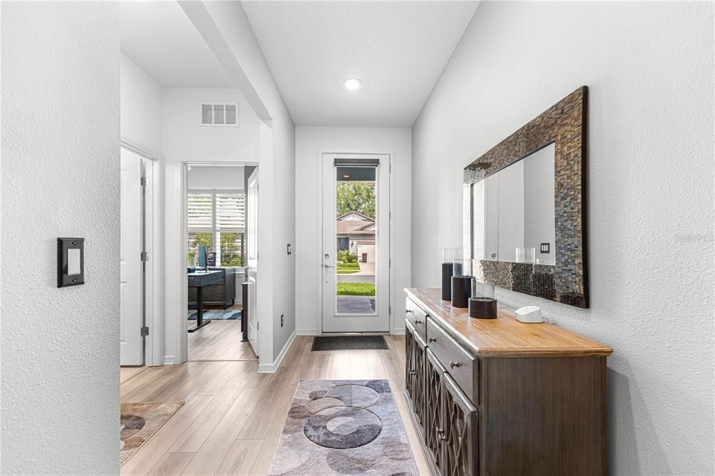 For Sale: $399,000 (3 beds, 2 baths, 1663 Square Feet)