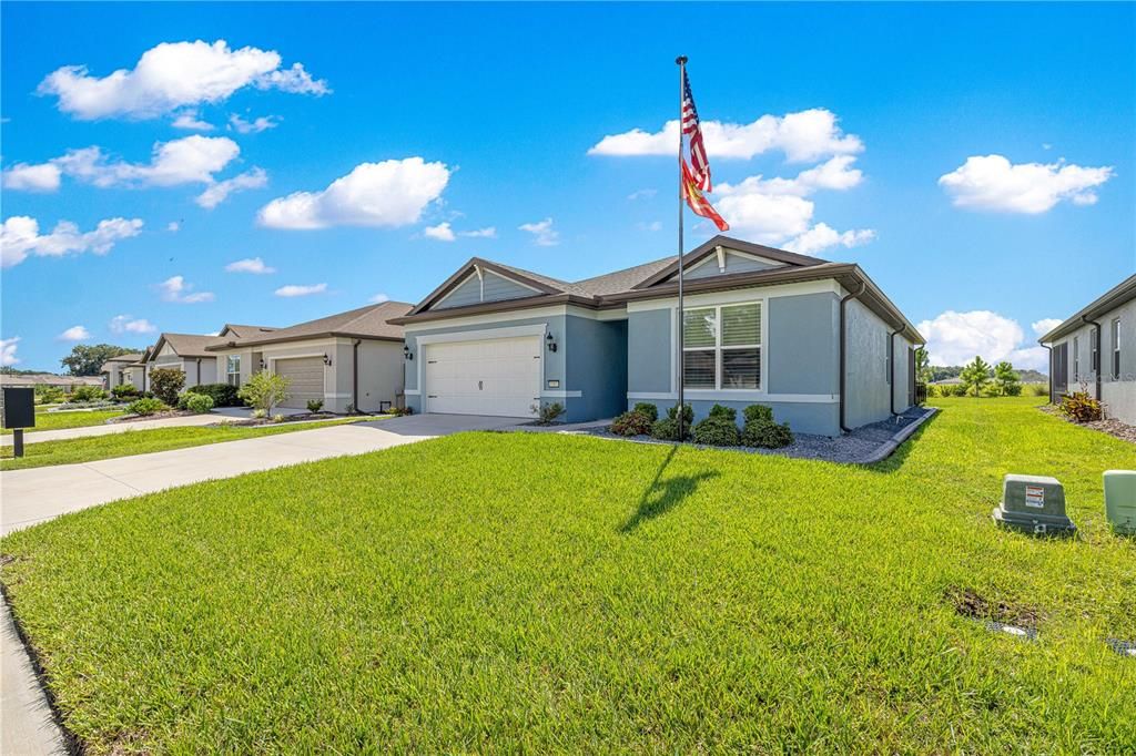 For Sale: $399,000 (3 beds, 2 baths, 1663 Square Feet)