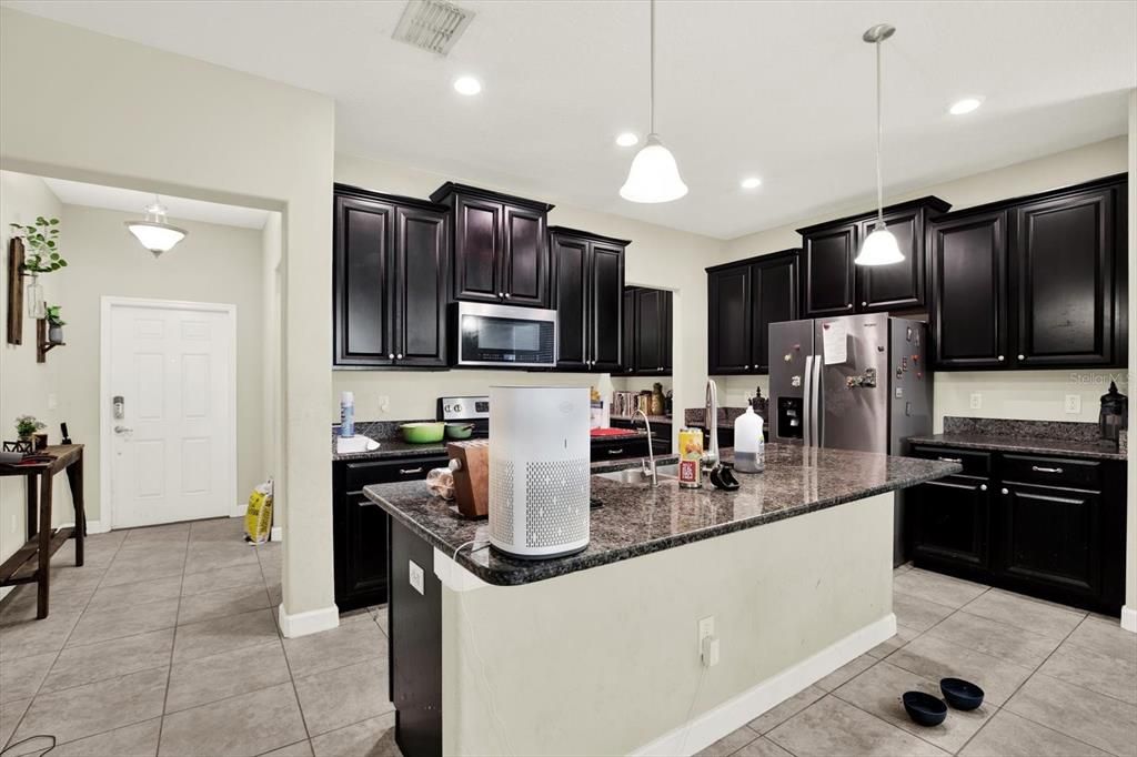 For Sale: $375,000 (5 beds, 2 baths, 2635 Square Feet)