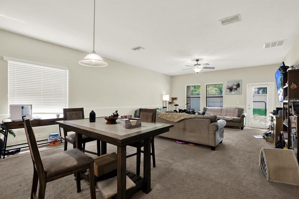 For Sale: $375,000 (5 beds, 2 baths, 2635 Square Feet)