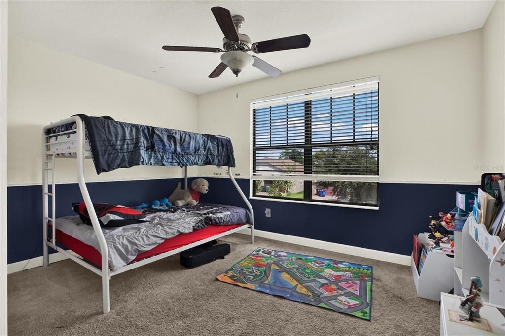 For Sale: $375,000 (5 beds, 2 baths, 2635 Square Feet)