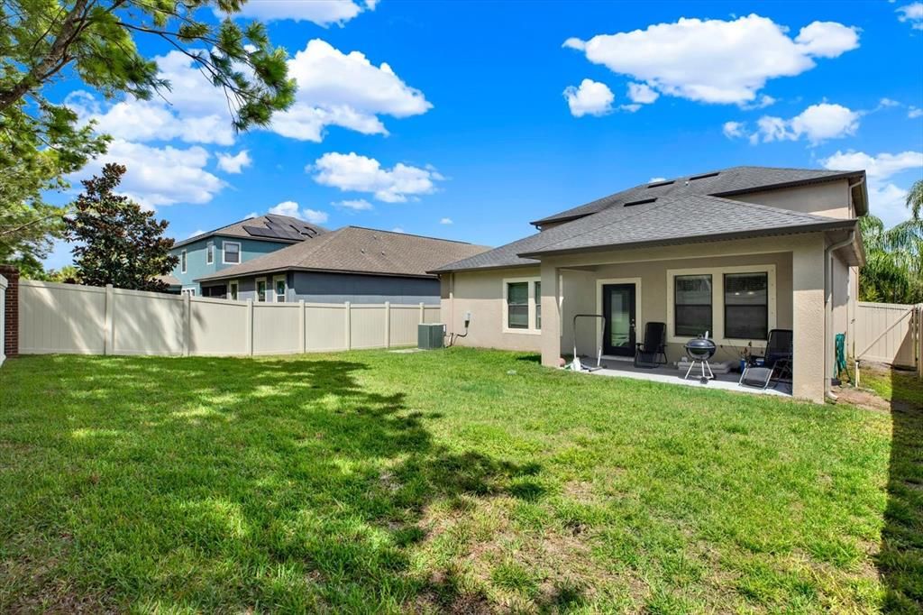 For Sale: $375,000 (5 beds, 2 baths, 2635 Square Feet)