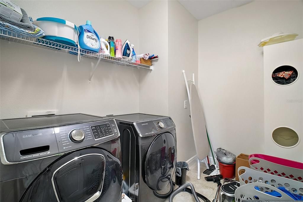 En Renta: $3,000 (5 camas, 2 baños, 3017 Pies cuadrados)