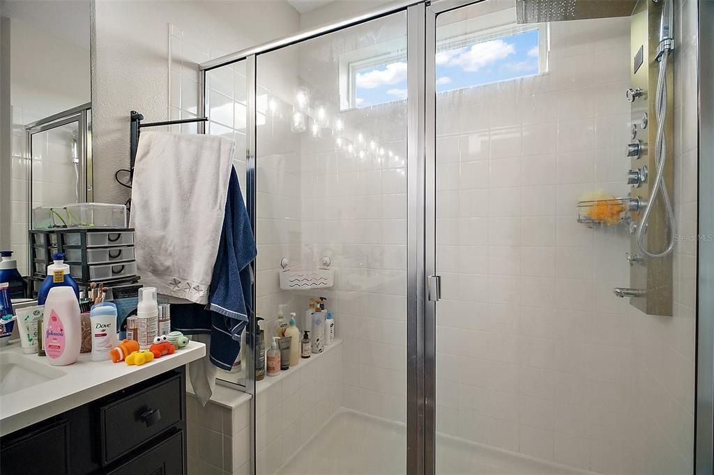 En Renta: $3,000 (5 camas, 2 baños, 3017 Pies cuadrados)