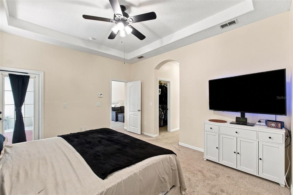 For Sale: $349,999 (4 beds, 3 baths, 2171 Square Feet)