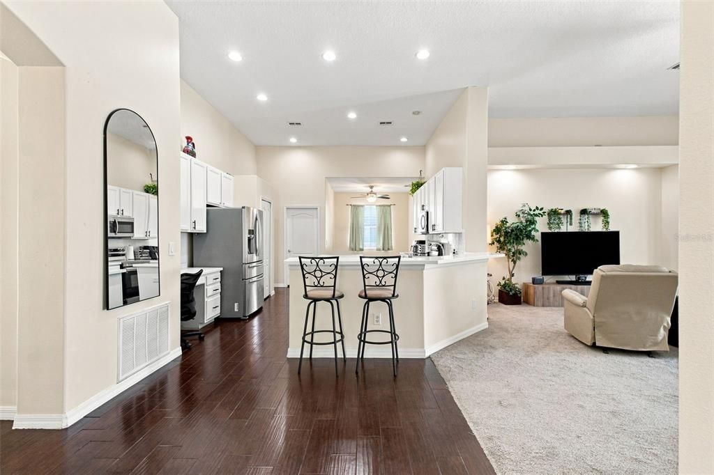 For Sale: $349,999 (4 beds, 3 baths, 2171 Square Feet)