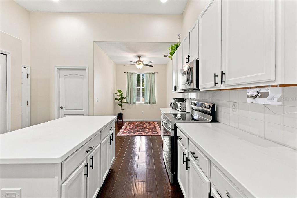 For Sale: $349,999 (4 beds, 3 baths, 2171 Square Feet)