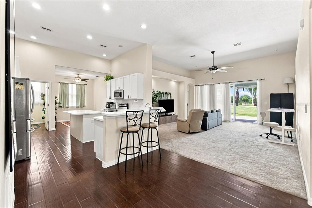 For Sale: $349,999 (4 beds, 3 baths, 2171 Square Feet)