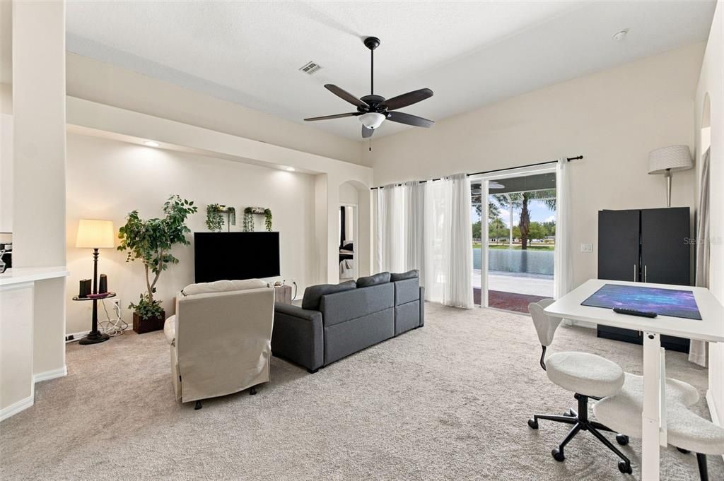 For Sale: $349,999 (4 beds, 3 baths, 2171 Square Feet)