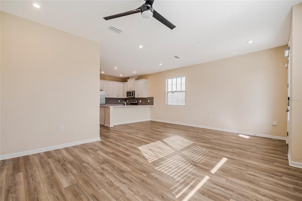 For Sale: $390,000 (4 beds, 2 baths, 1627 Square Feet)