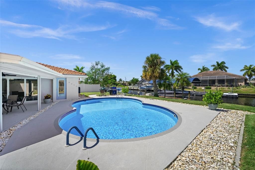 For Sale: $675,000 (3 beds, 2 baths, 1754 Square Feet)