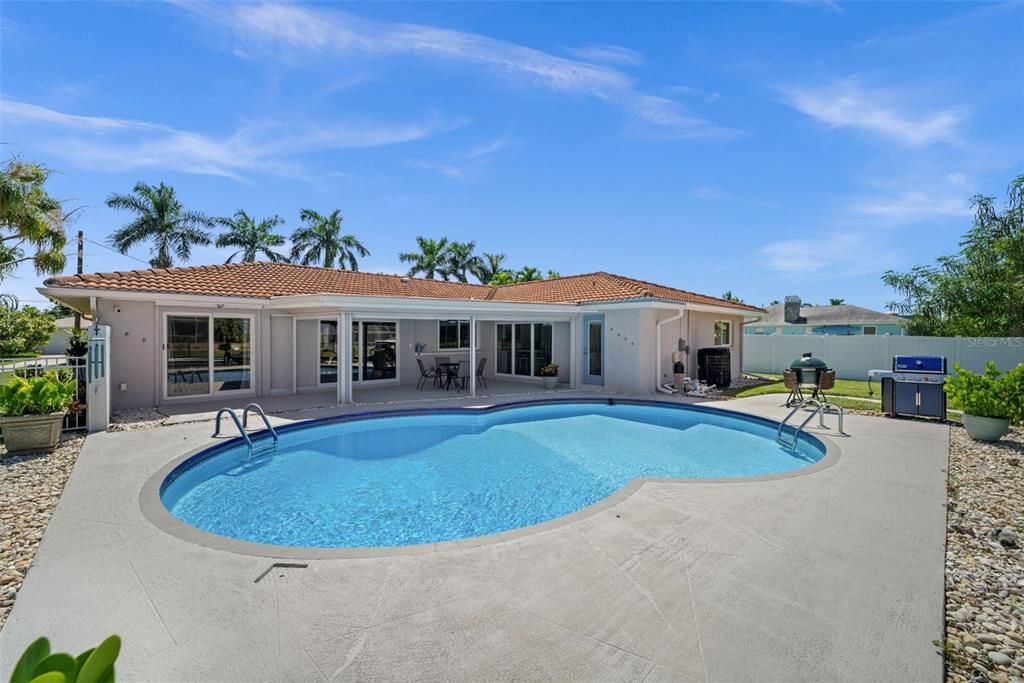 For Sale: $675,000 (3 beds, 2 baths, 1754 Square Feet)