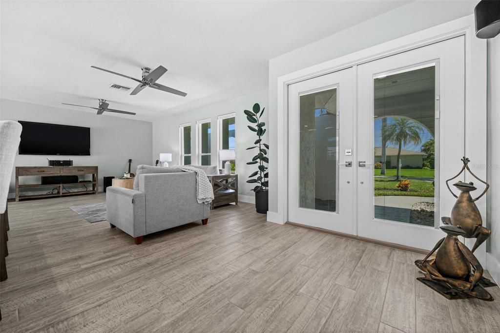 For Sale: $675,000 (3 beds, 2 baths, 1754 Square Feet)