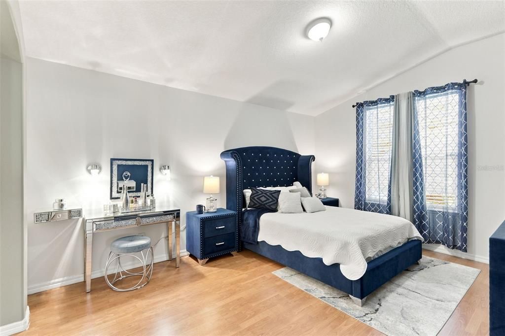 For Sale: $450,000 (4 beds, 2 baths, 1968 Square Feet)