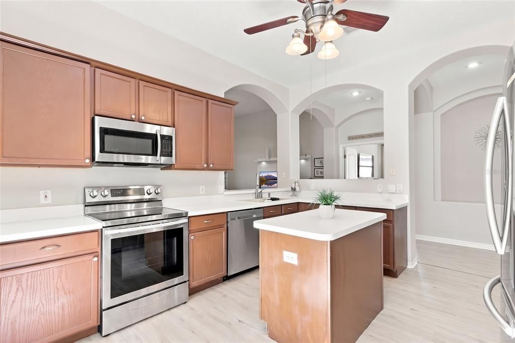 For Sale: $450,000 (4 beds, 2 baths, 1968 Square Feet)